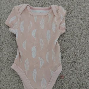 Baby’s nature pink bodysuit